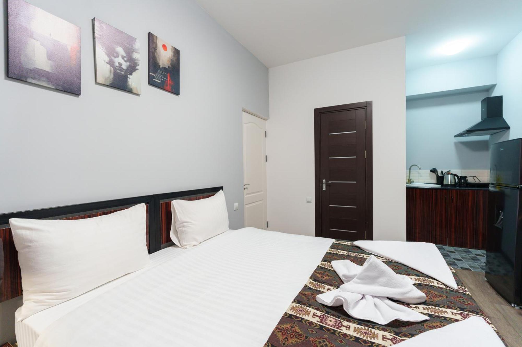 Gh Family Hotel Yerevan Exterior photo