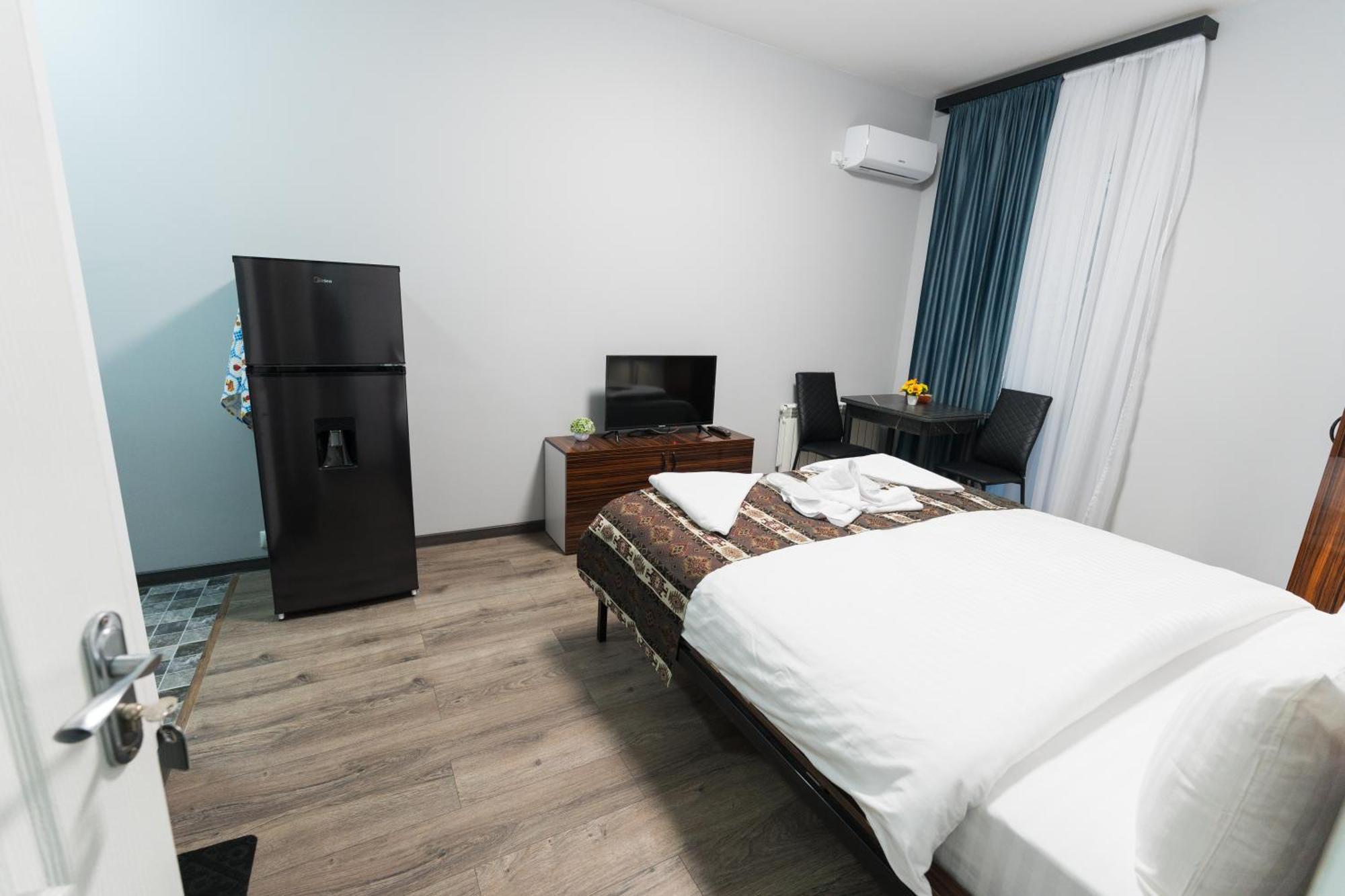 Gh Family Hotel Yerevan Exterior photo